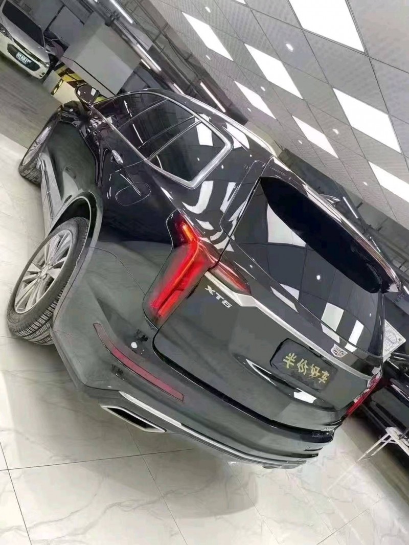 成都20年凯迪拉克XT64