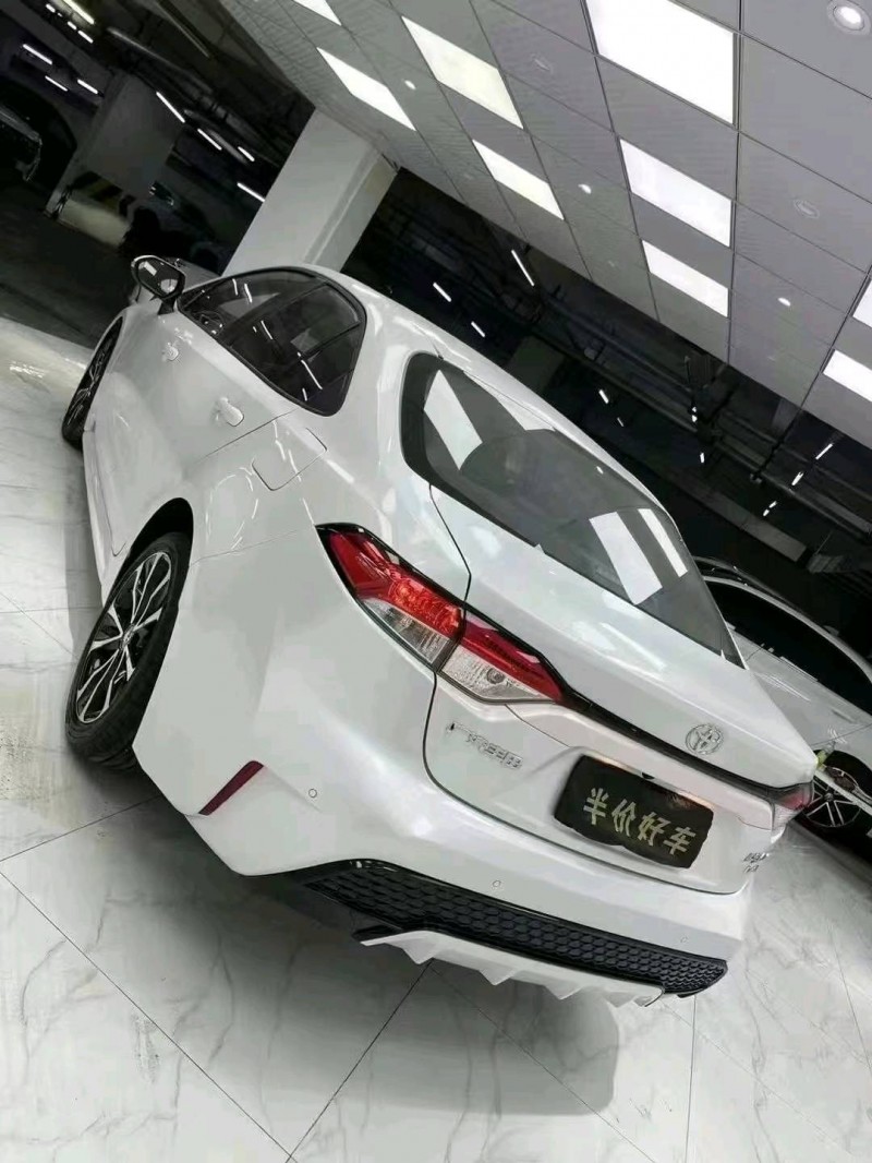 成都22年丰田雷凌4