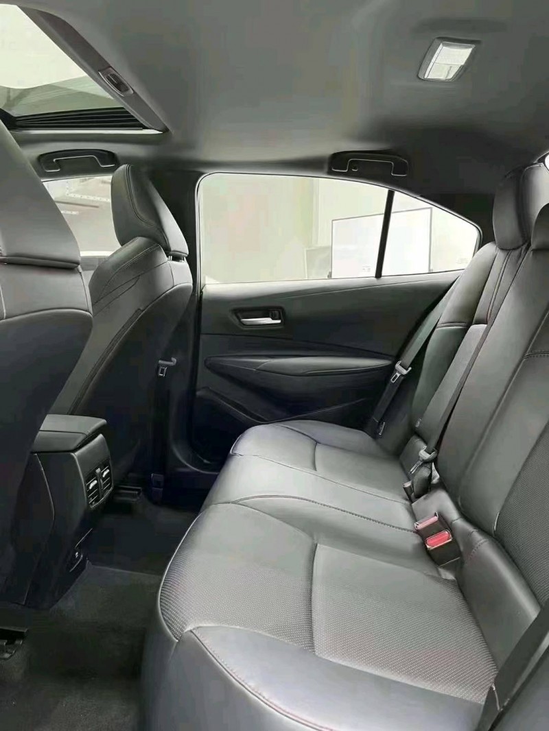 成都22年丰田雷凌7