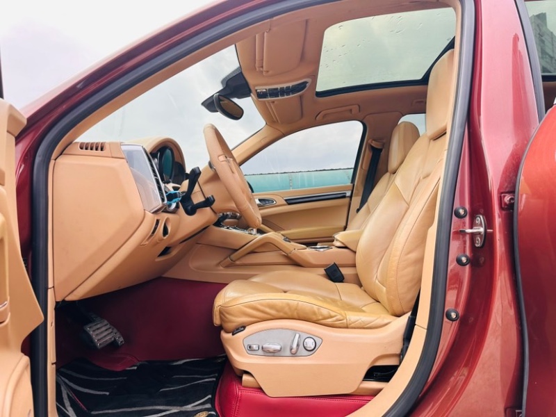 东莞13年保时捷卡宴6