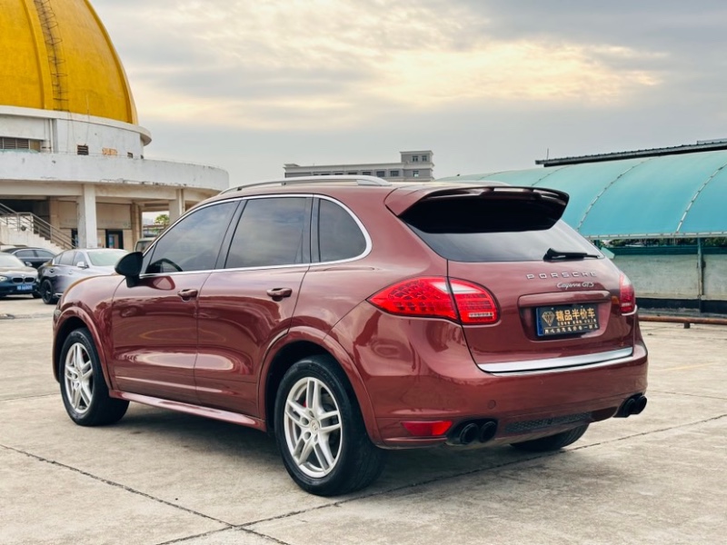 东莞13年保时捷卡宴1