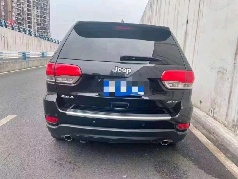 重庆16年Jeep大切诺基2