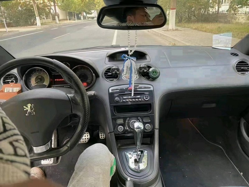 石家庄13年标致RCZ5