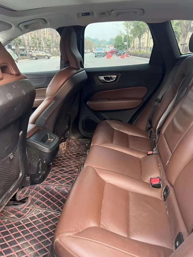 重庆20年沃尔沃XC608