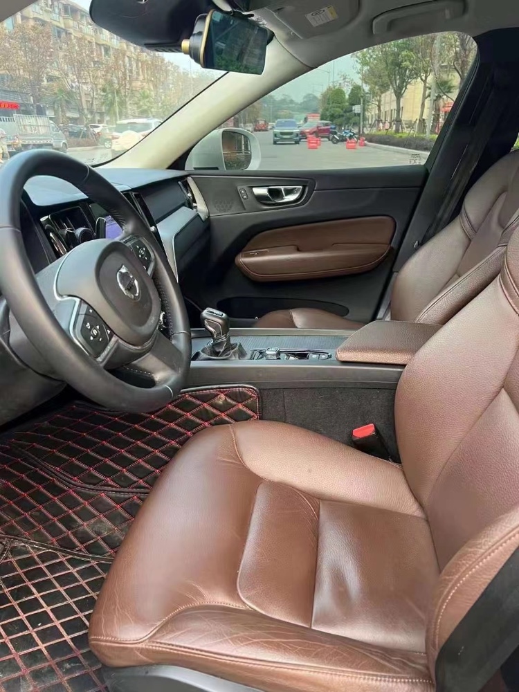 重庆20年沃尔沃XC607