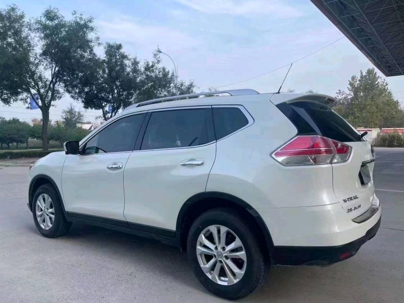 邯郸17年日产奇骏5