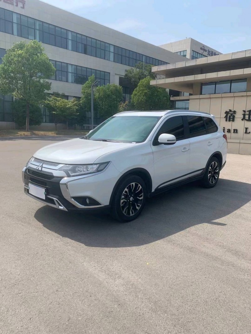 徐州20年三菱欧蓝德8