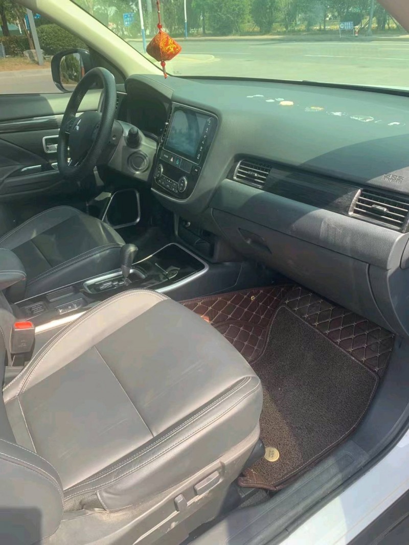 徐州20年三菱欧蓝德4