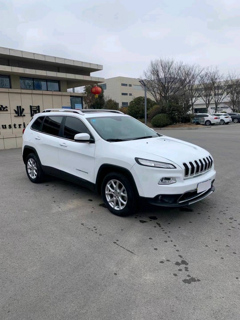 徐州18年Jeep自由光3