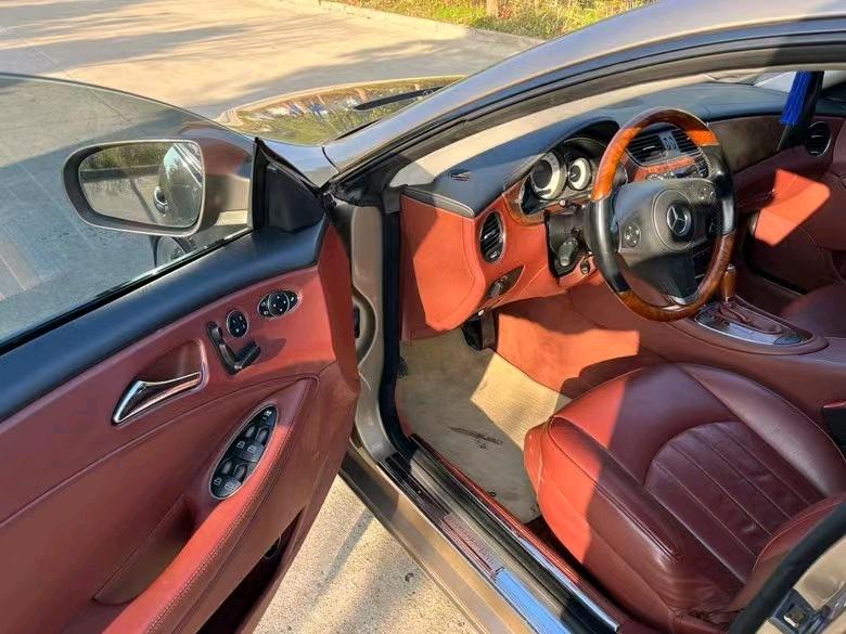 盐城11年奔驰CLS4