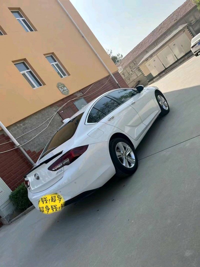 邢台18年别克君威8