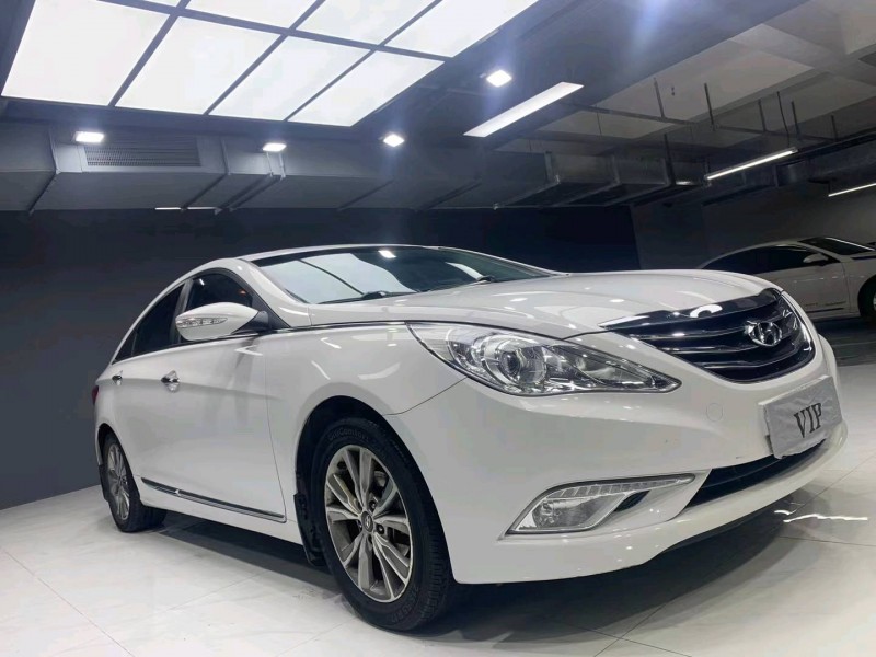 成都15年现代索纳塔八4