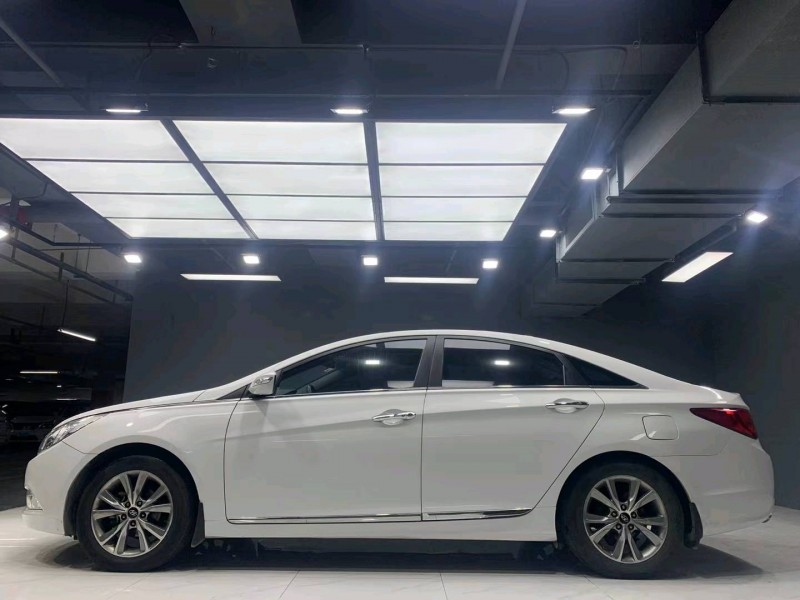 成都15年现代索纳塔八7