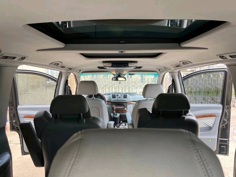 沈阳10年奔驰唯雅诺4