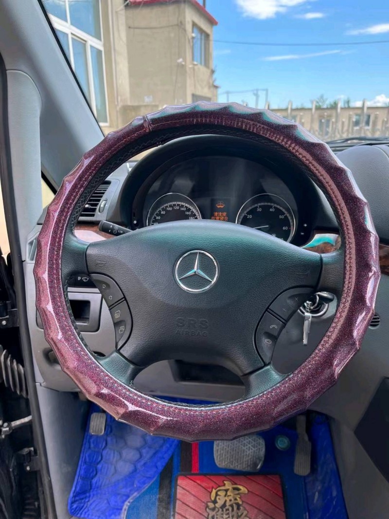 沈阳10年奔驰唯雅诺7