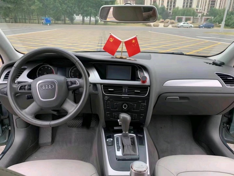 济南11年奥迪A4L5