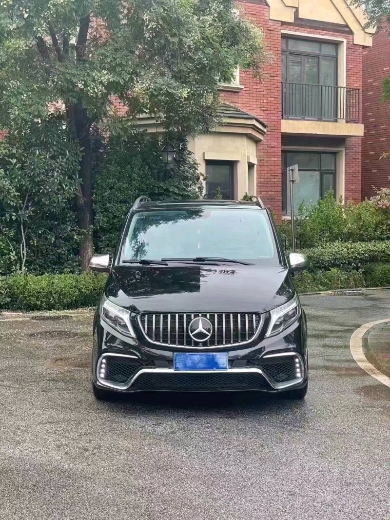 青岛17年奔驰威霆9