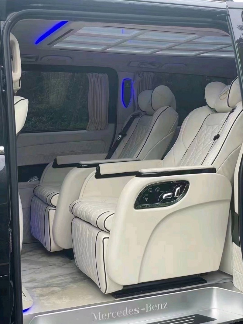 青岛17年奔驰威霆7