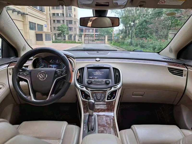 宜春15年别克君越7