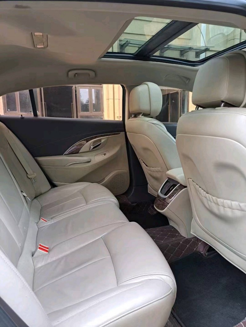 宜春15年别克君越9