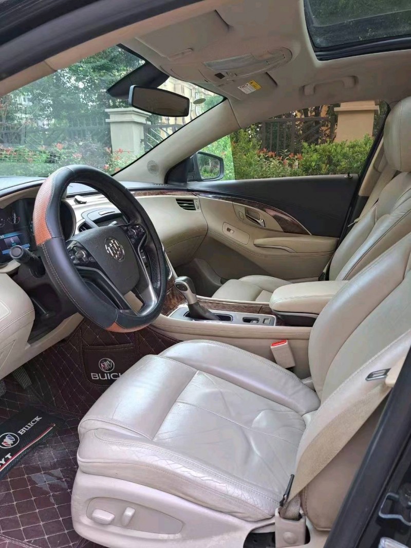 宜春15年别克君越8