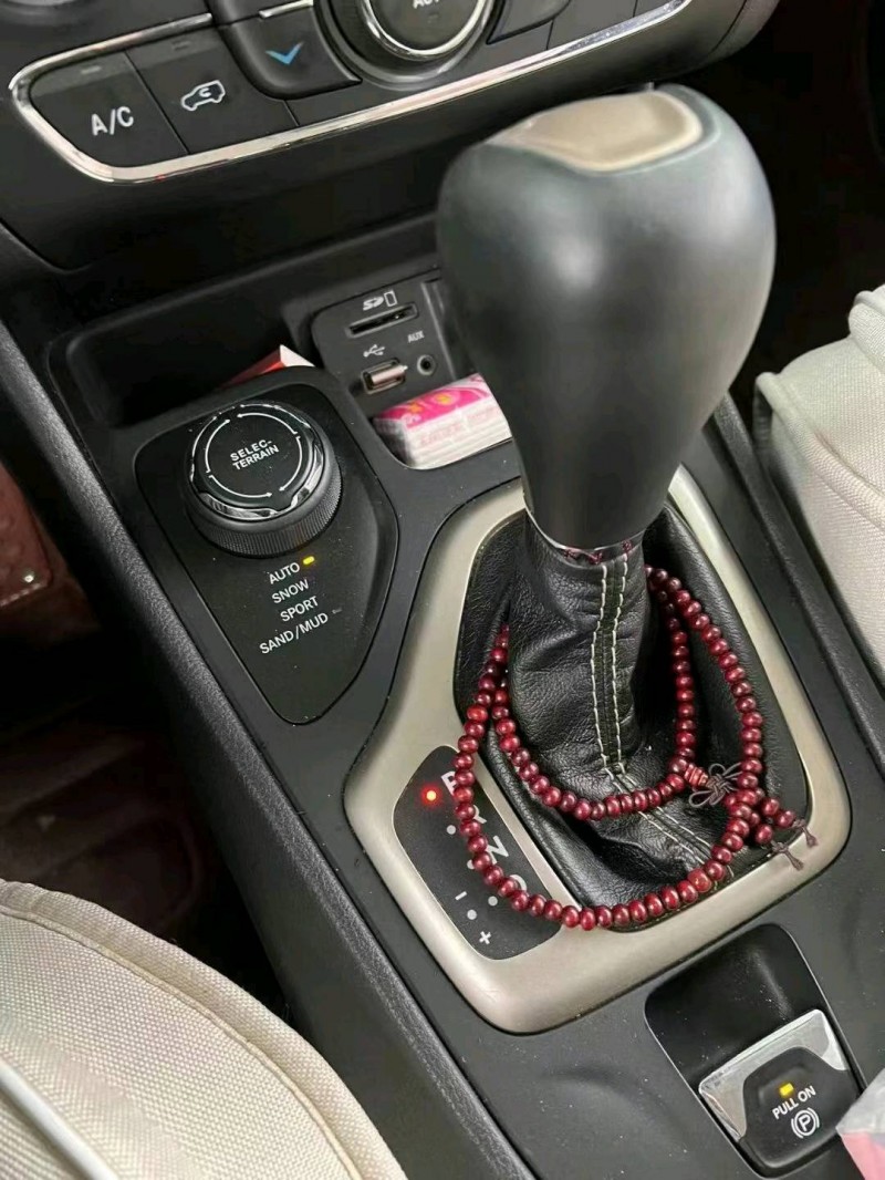 武汉17年Jeep自由光2