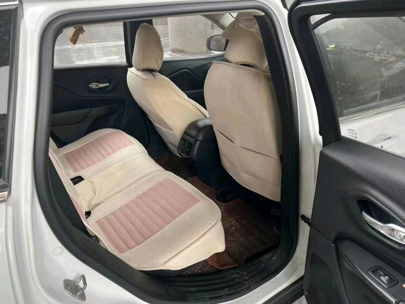 武汉17年Jeep自由光5