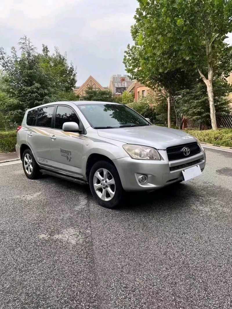 青岛11年丰田RAV4荣放2