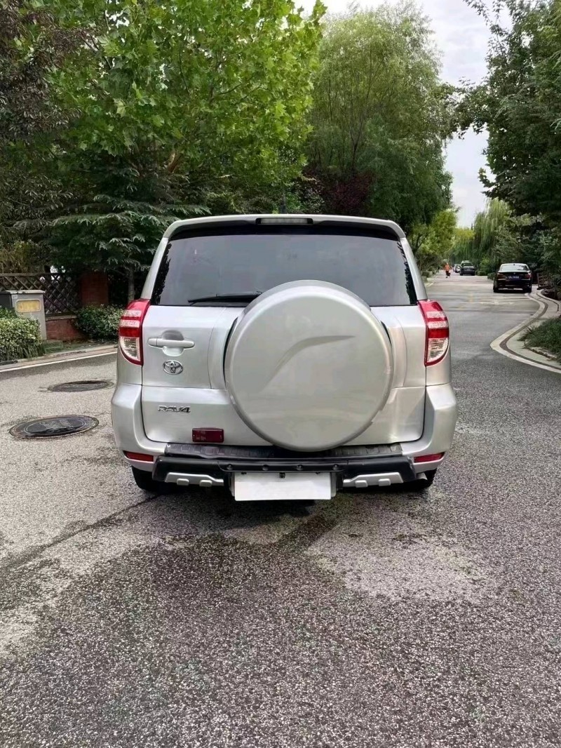 青岛11年丰田RAV4荣放9
