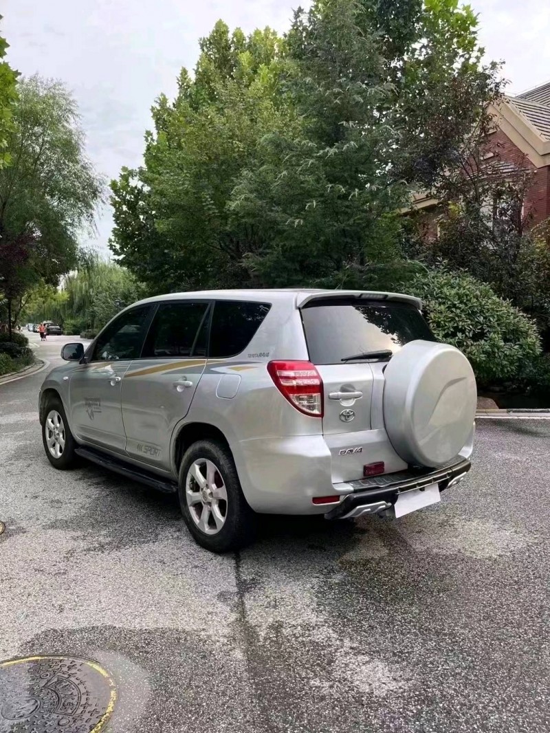 青岛11年丰田RAV4荣放8