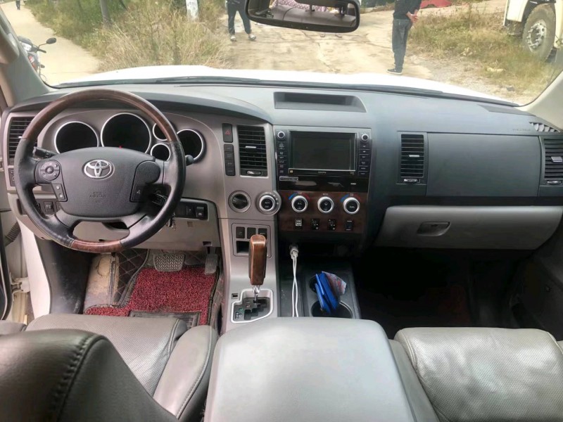 徐州13年丰田坦途4