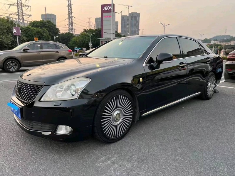 广州12年丰田皇冠2