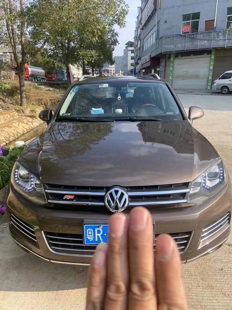 广州12年大众途锐9