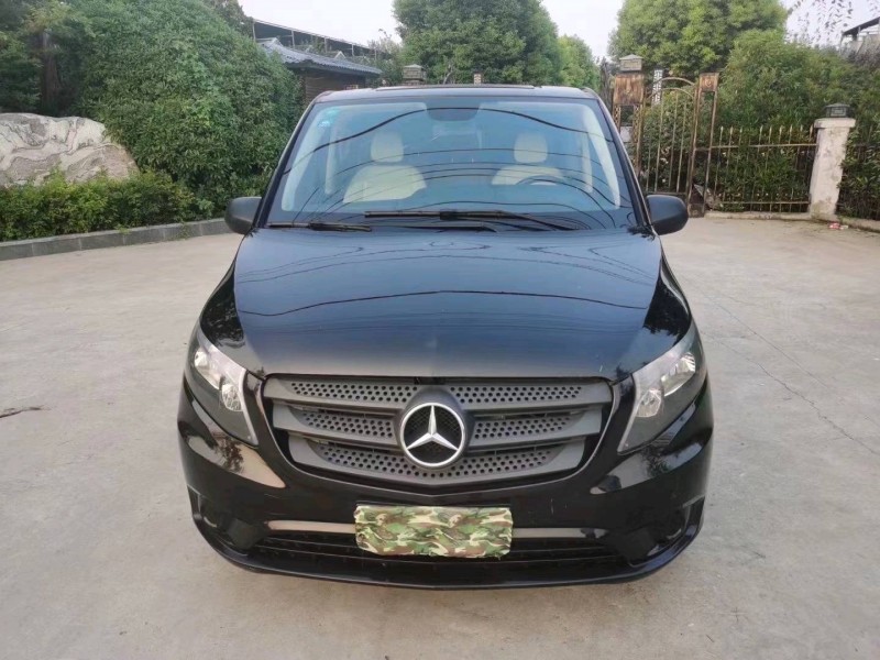 苏州17年奔驰威霆1