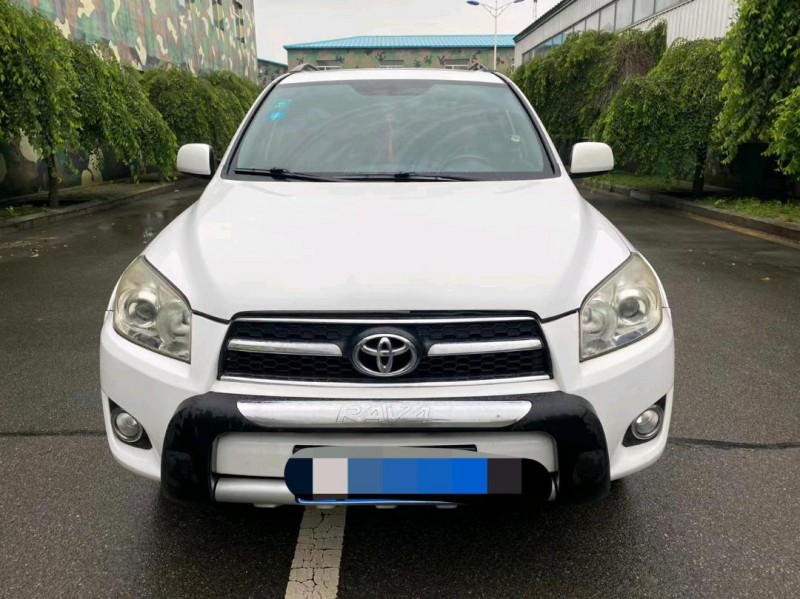 沈阳11年丰田RAV41