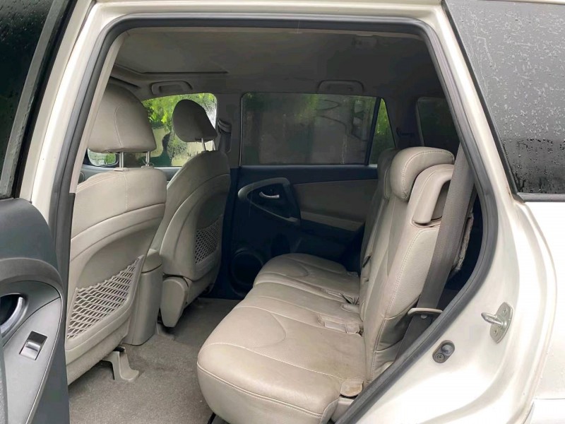 沈阳11年丰田RAV45