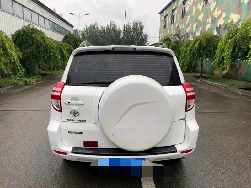 沈阳11年丰田RAV49