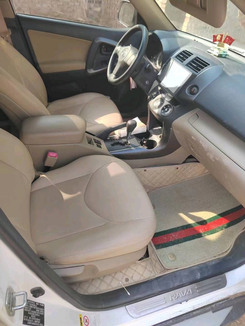 北京12年丰田RAV44