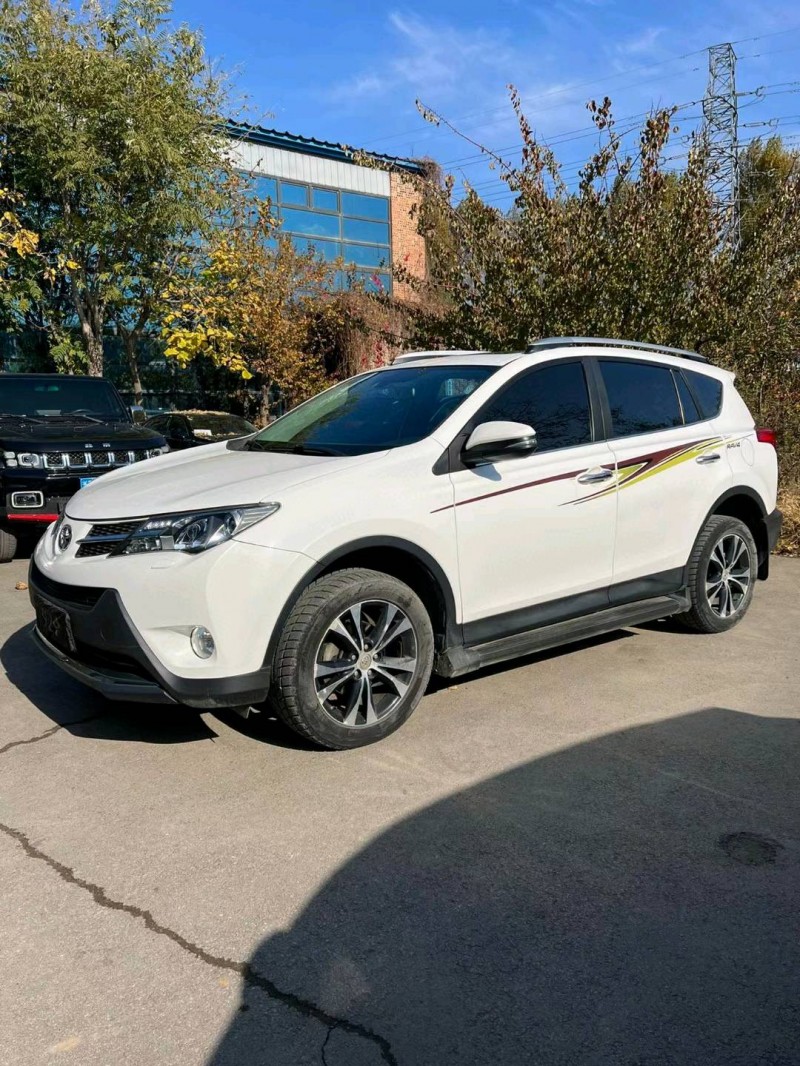 沈阳14年丰田RAV42