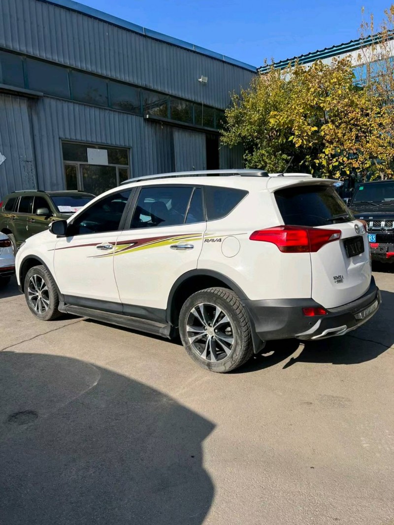 沈阳14年丰田RAV44