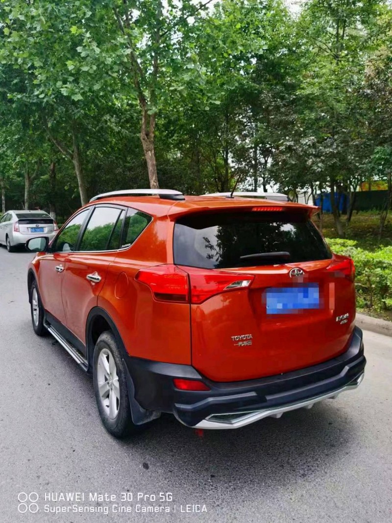 青岛14年丰田RAV44