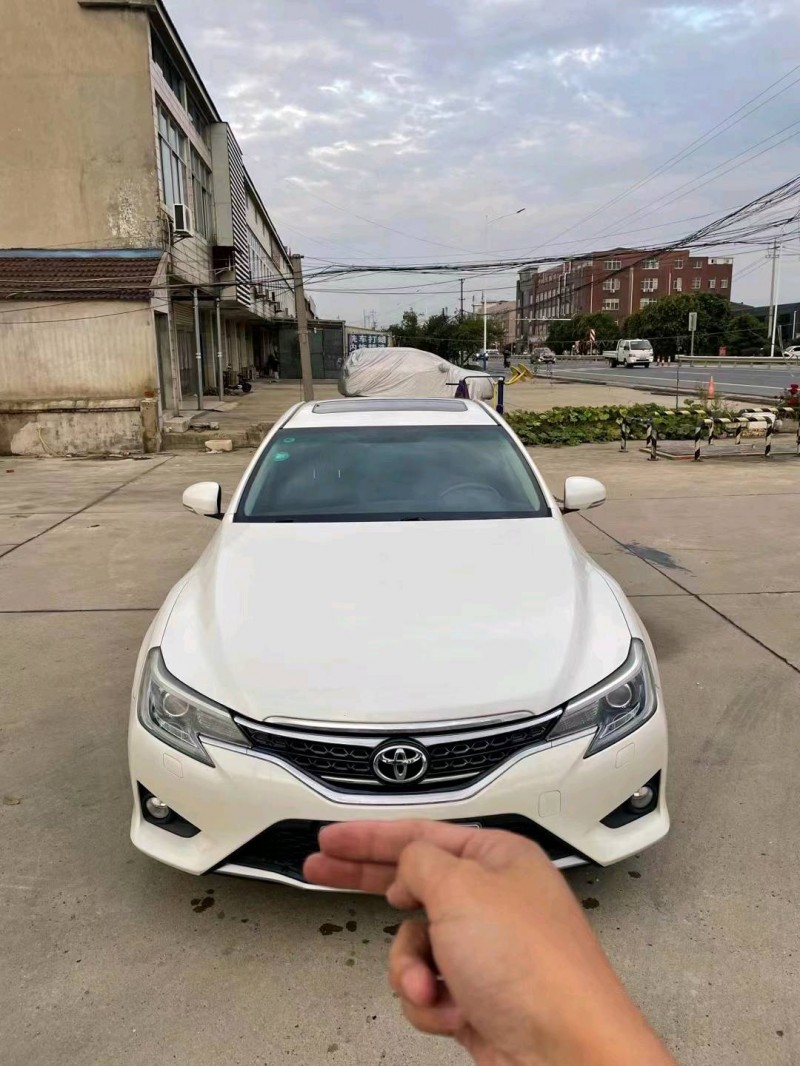 徐州15年丰田锐志1