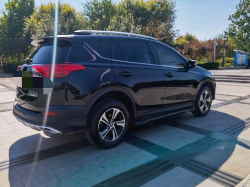 青岛16年丰田RAV4荣放4