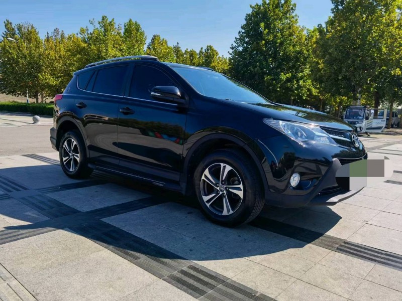 青岛16年丰田RAV4荣放3