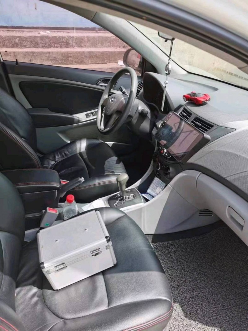 邯郸16年现代瑞纳4