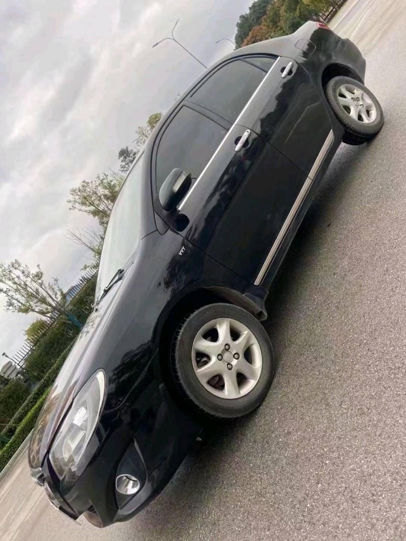 成都14年丰田花冠8