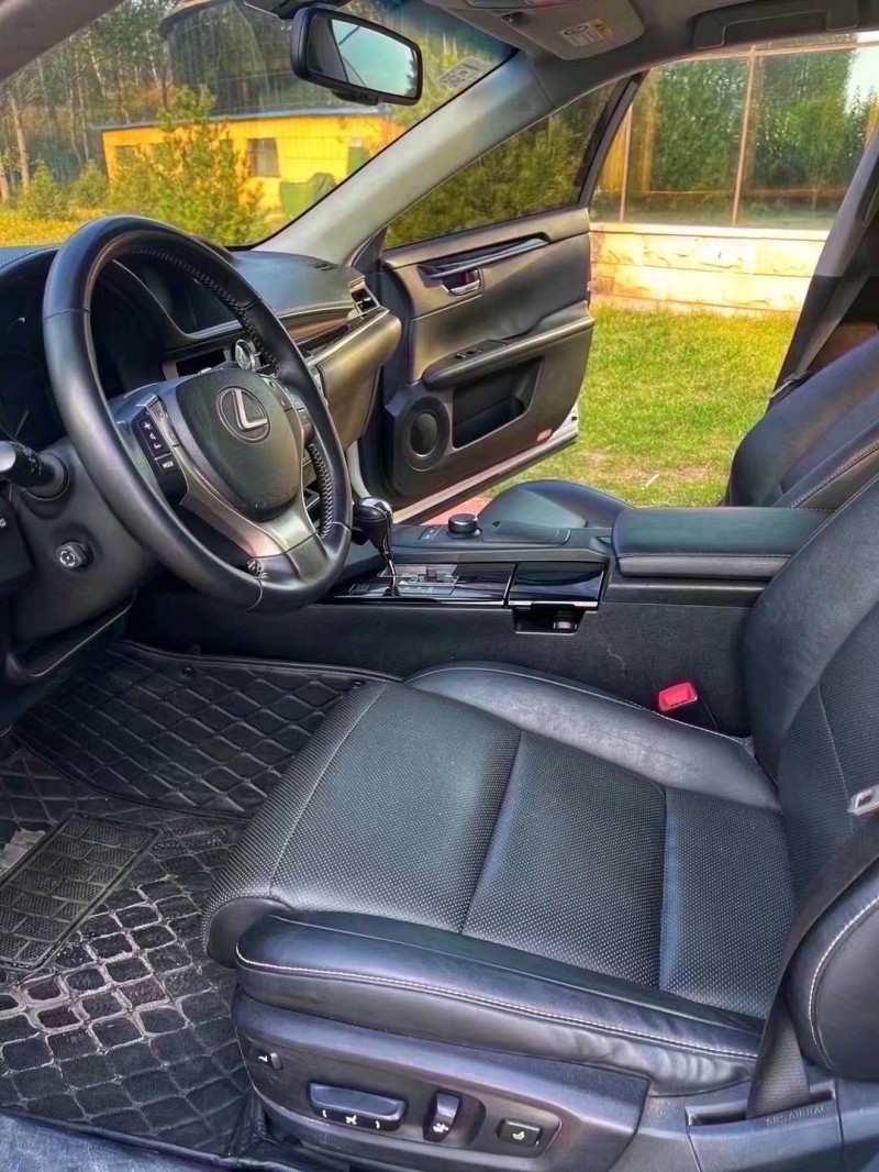 邯郸15年雷克萨斯ES8