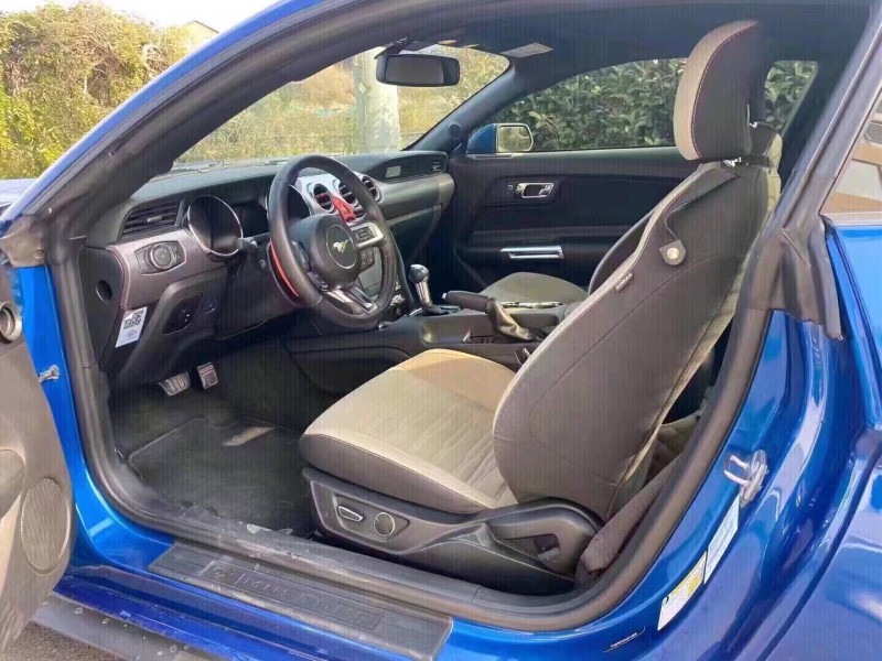 青岛17年福特野马6