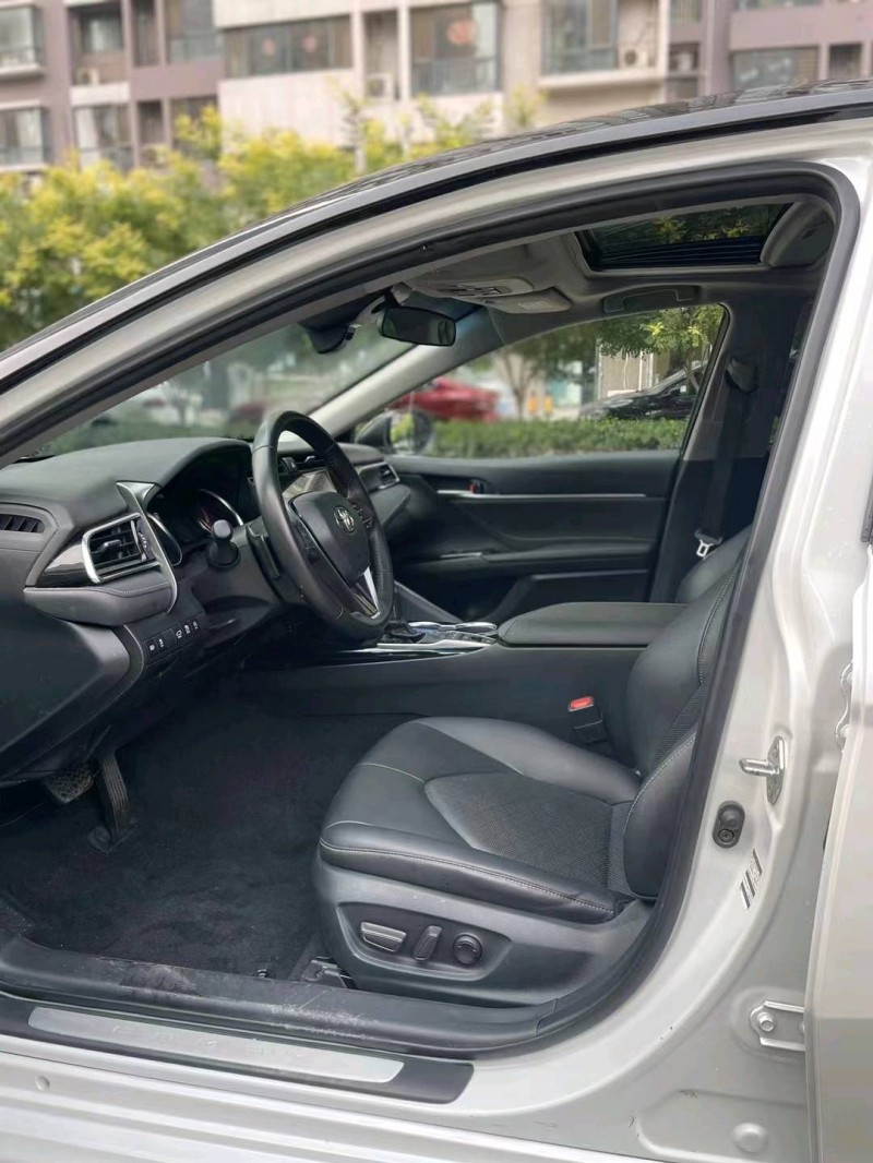 邯郸19年丰田凯美瑞7