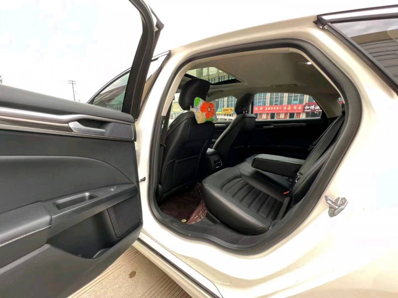 青岛20年福特蒙迪欧8